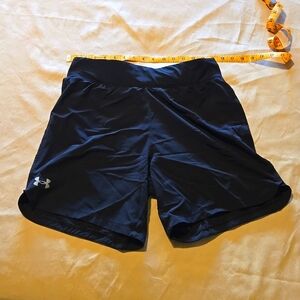 Men's Under Armour Launch 7" Shorts Black gently used